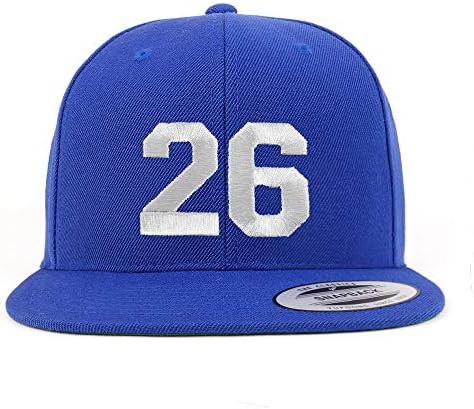 Trendy Giyim Mağazası Numarası 26 Beyaz İplik İşlemeli Düz Fatura Snapback Beyzbol Şapkası