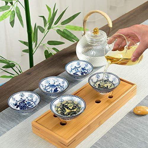 Woonsoon 12 Set Çin Zodyak Işaretleri El Yapımı Kungfu çay bardağı 2.8 oz / 80 ml, kemik Çini Mavi ve Beyaz çay fincanları,